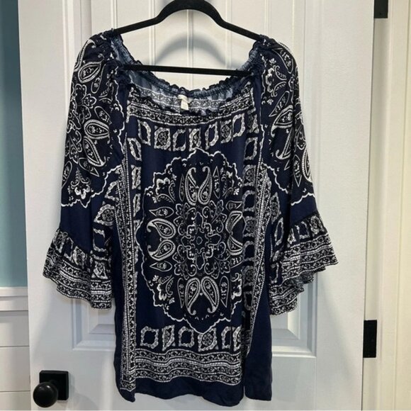 C Est 1946 Navy/White Bandanna Print Blouse w/Short Ruffled Sleeves. 18/20. - Picture 1 of 6